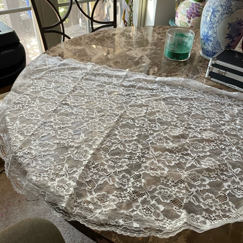 White lace chapel veil.  New, never worn.  Ladies Catholic chapel veil
